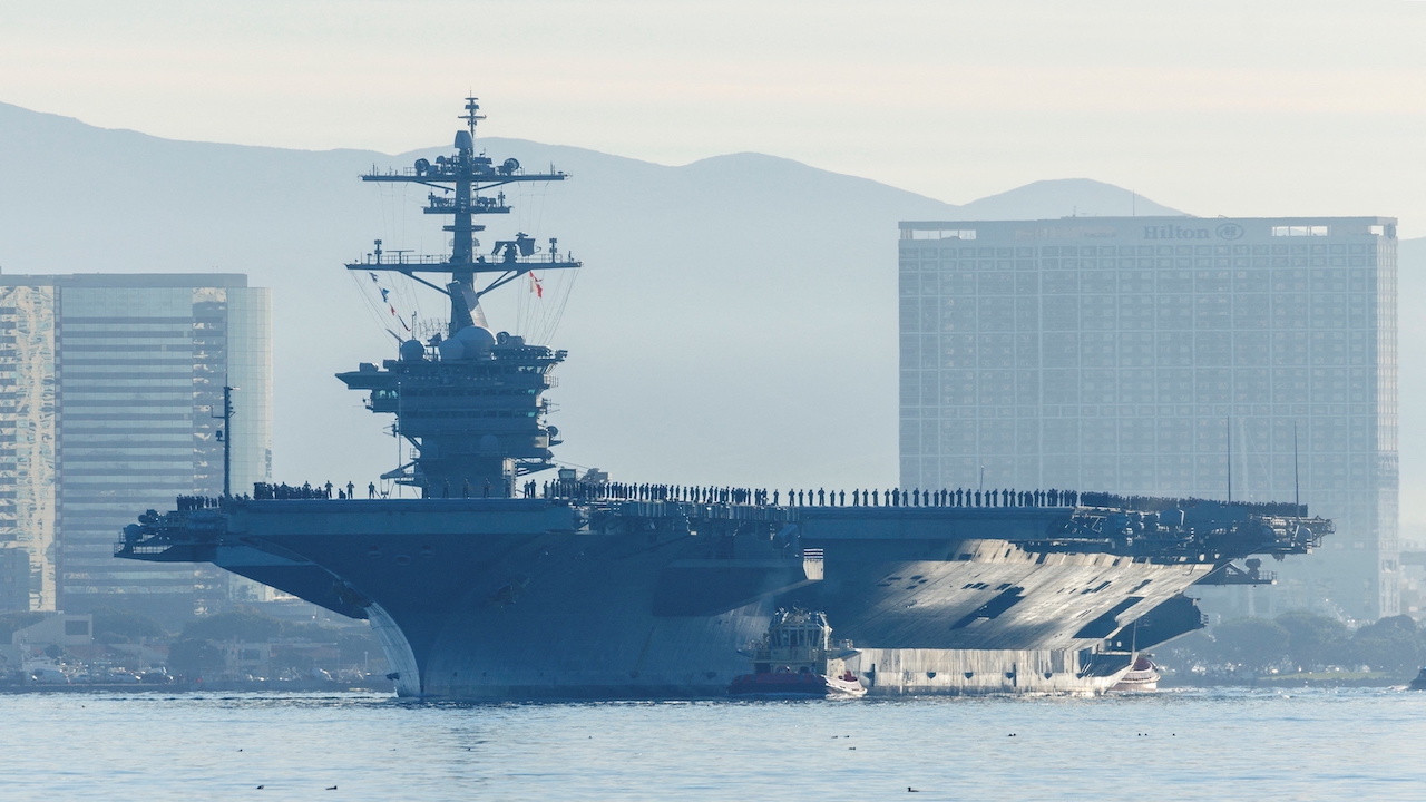 NATO'dan Güney Kore'ye ziyaret: ABD uçak gemisi yarımada açıklarında