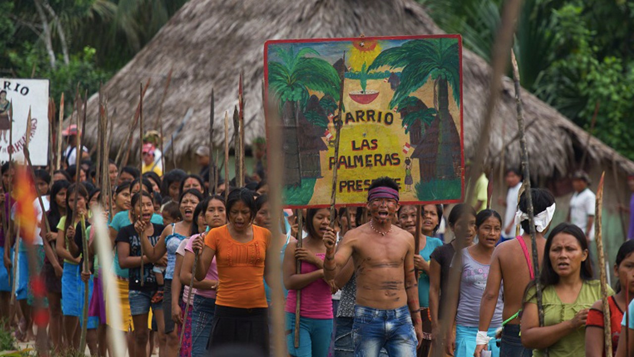 Amazonlar'da altın madencileri yerli halkları tehdit ediyor