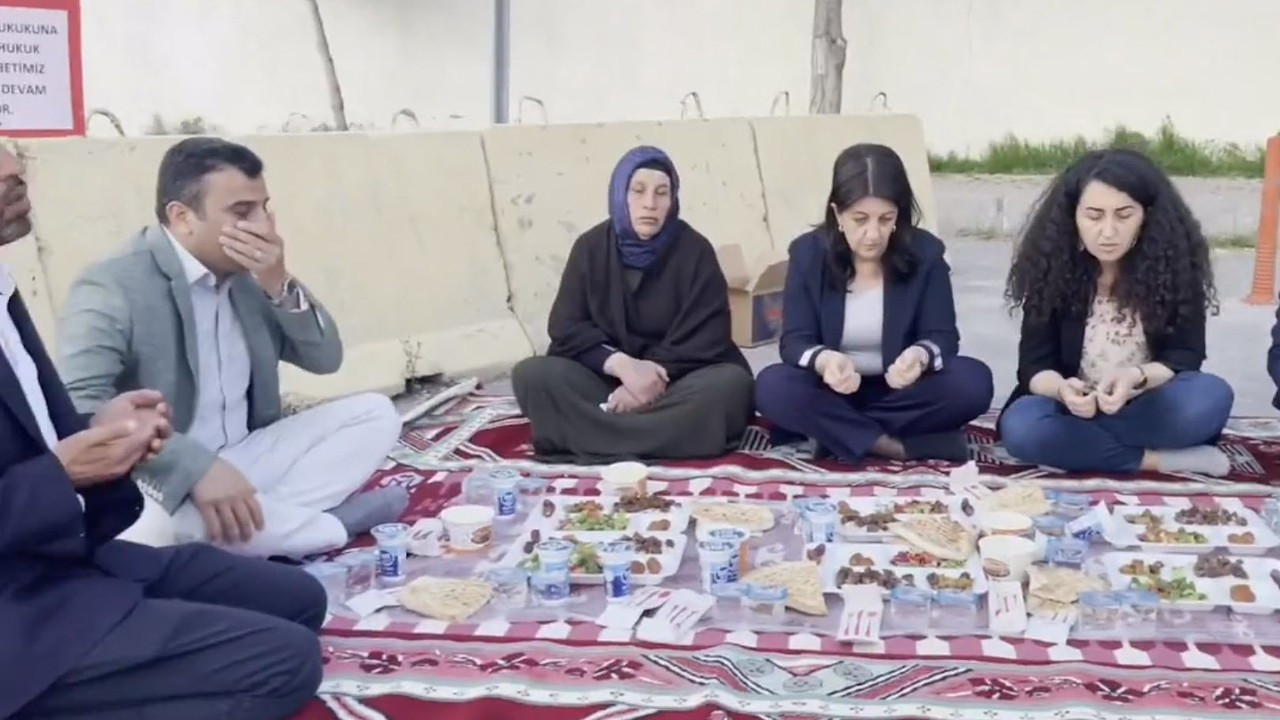 Pervin Buldan, Şenyaşar ailesi ile iftar yaptı