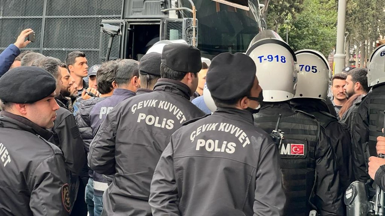 Polisten HDP'li vekillere: Dağılın gidin buradan