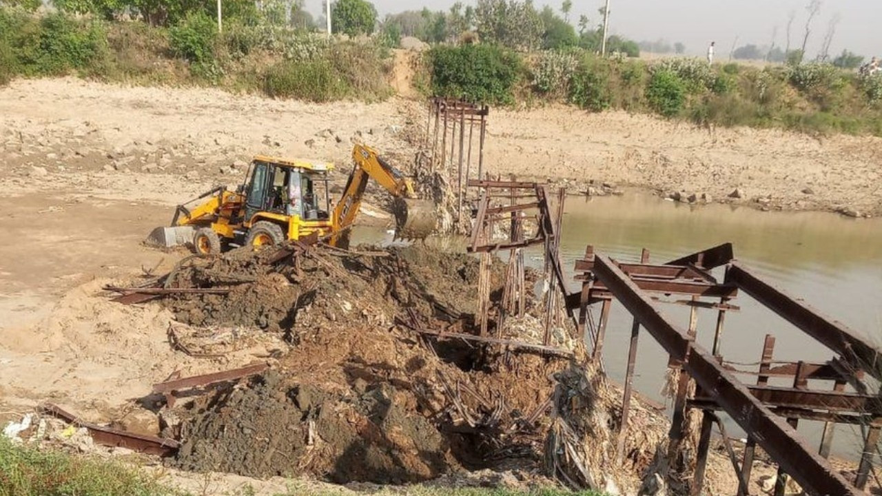 Hindistan'da 500 tonluk köprü çalındı