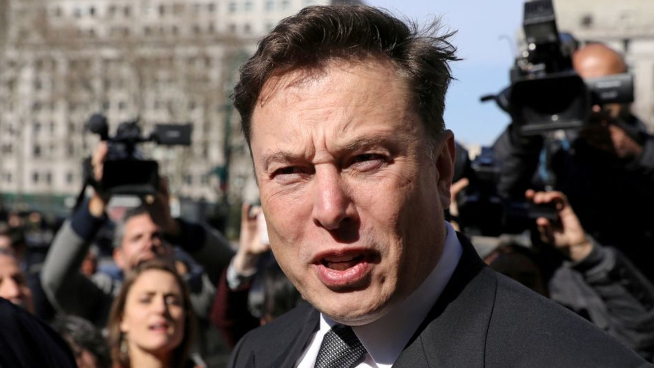 Elon Musk: Twitter'ı satın alamazsam B planı devreye girecek