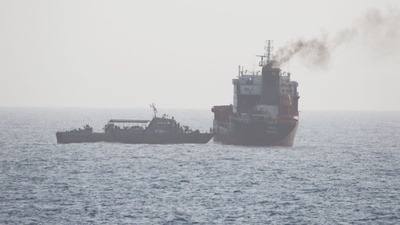 İran Basra Körfezi'nde yakıt taşıyan gemiye el koydu