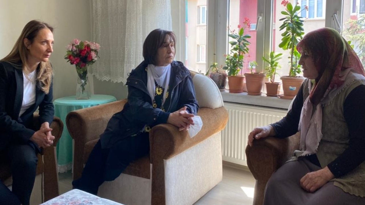 Kılıçdaroğlu, Sibel Köksal ve Ebru Yüksel’in ailelerini ziyaret etti