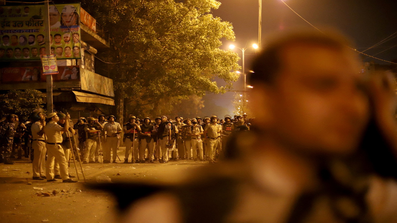 Hindistan'da dini tören gerilimi çatışmaya dönüştü: 14 gözaltı