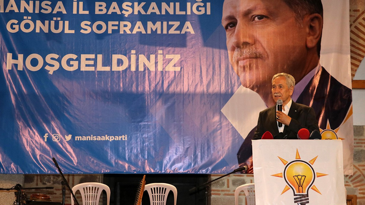 Akit'ten Bülent Arınç'a: AK Parti'nin kamburu