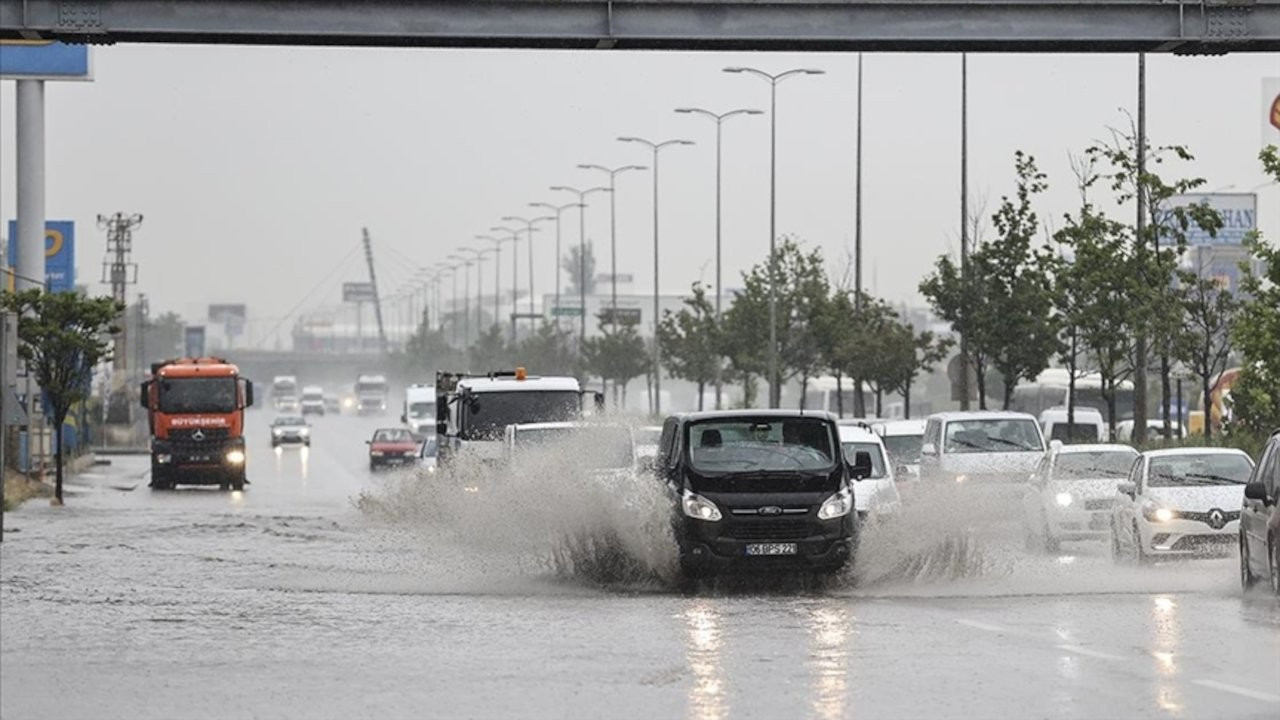 Ankara Valiliği'nden kuvvetli rüzgar ve fırtına uyarısı