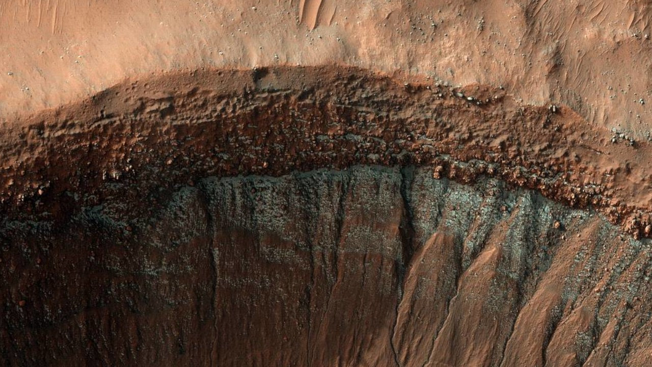 NASA, Mars'ın 'kuru buz' katmanlarını görüntüledi