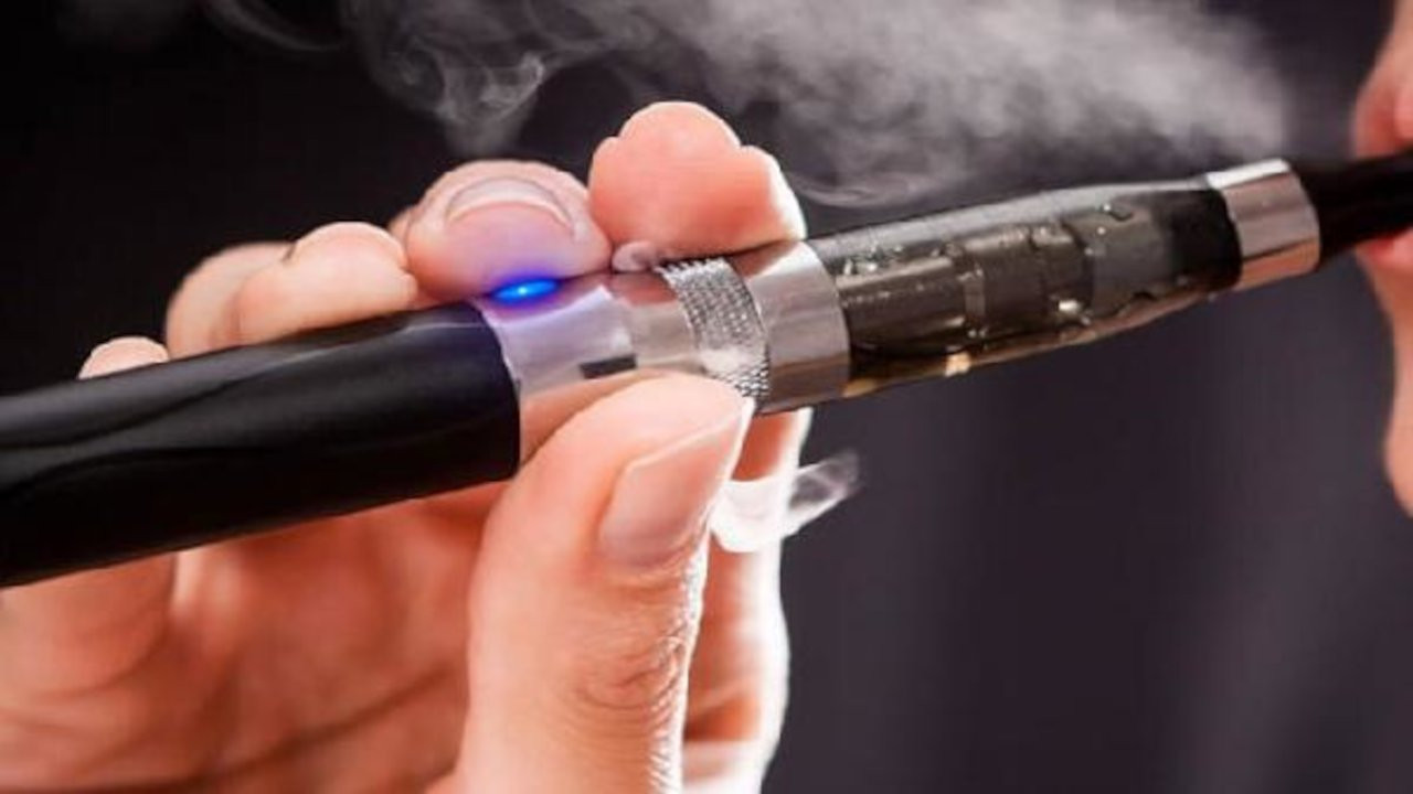 Aromalı elektronik sigara kalbe zarar veriyor