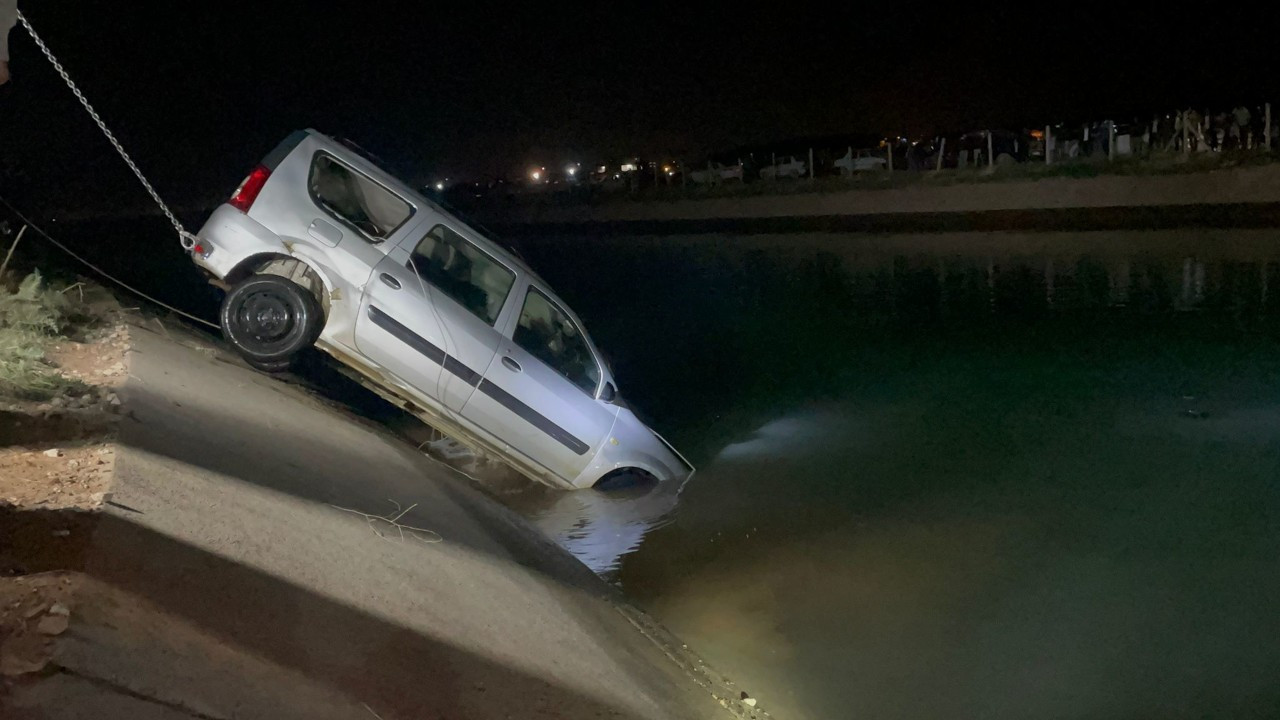 Urfa'da sulama kanalına düşen araçta 3 kişinin cesedine ulaşıldı