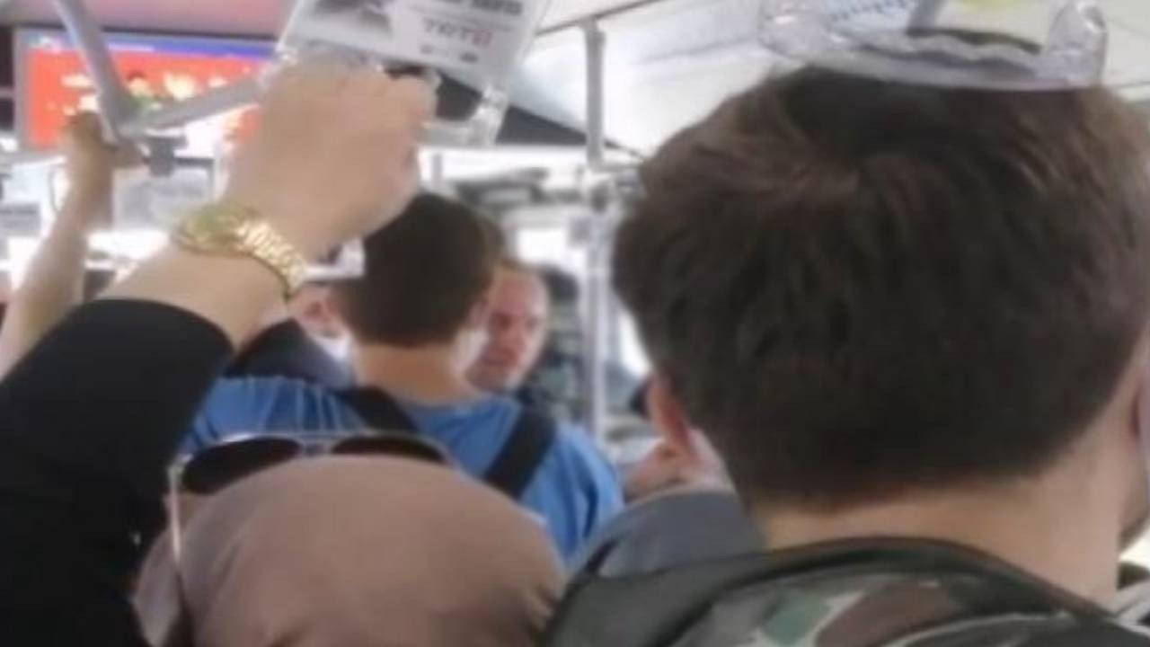 Metrobüste kadın yolcuya tehdit: 8 seneye mahkumum, pandemiden çıktım