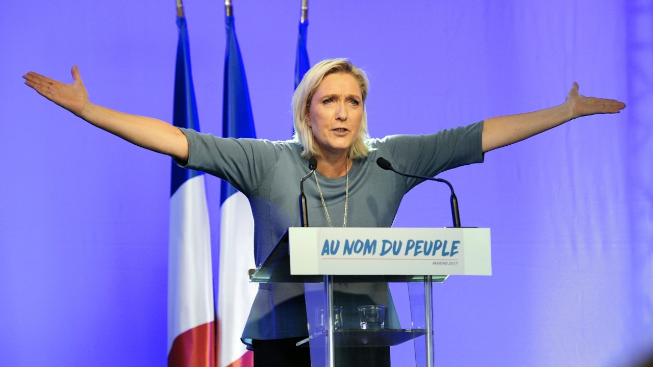 Fransa'da seçimi kaybeden Le Pen parlamento için yarışacak