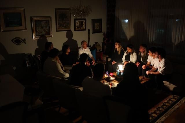 Kılıçdaroğlu ailesinin çay-sehpa iş birliği: Arkasında bekledi - Sayfa 2