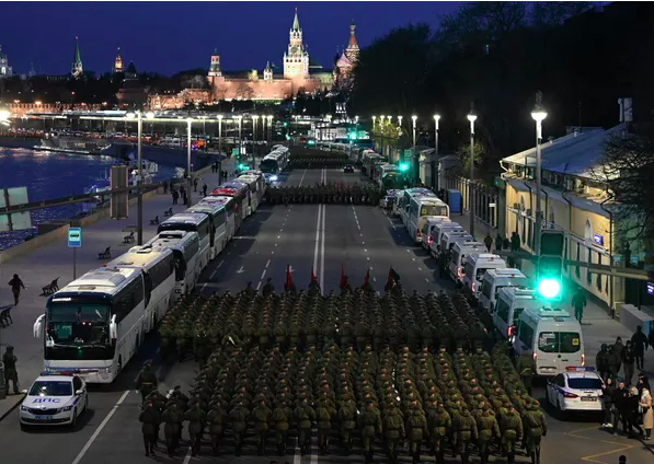 Moskova'da 9 Mayıs provası: Putin'in ordusu gövde gösterisi yaptı - Sayfa 2