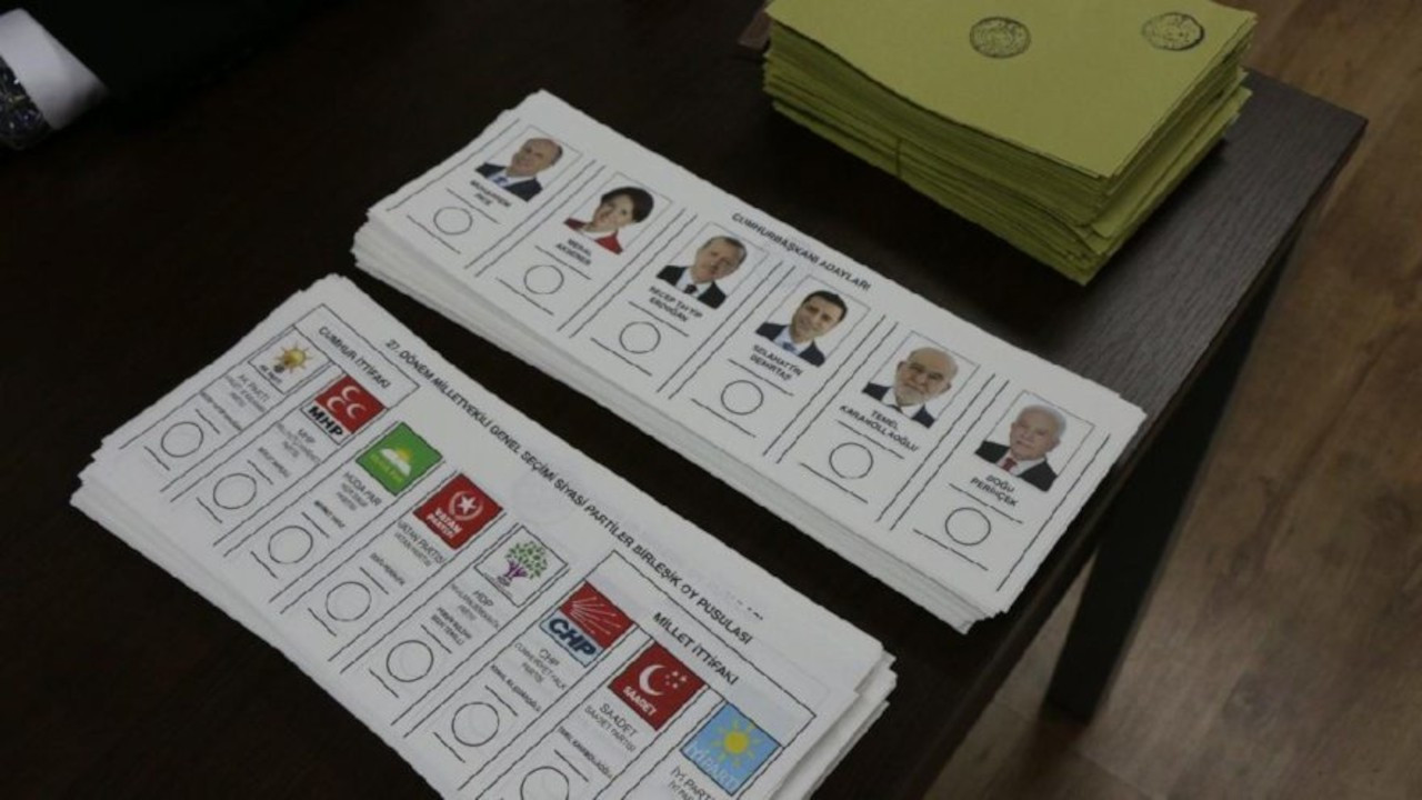 Son anket: AK Parti CHP'yi geçiyor, Erdoğan kazanamıyor