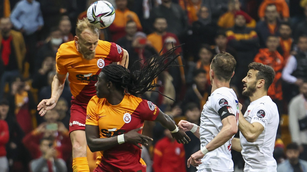 Sivasspor, Galatasaray'ı evinde 3 golle geçti