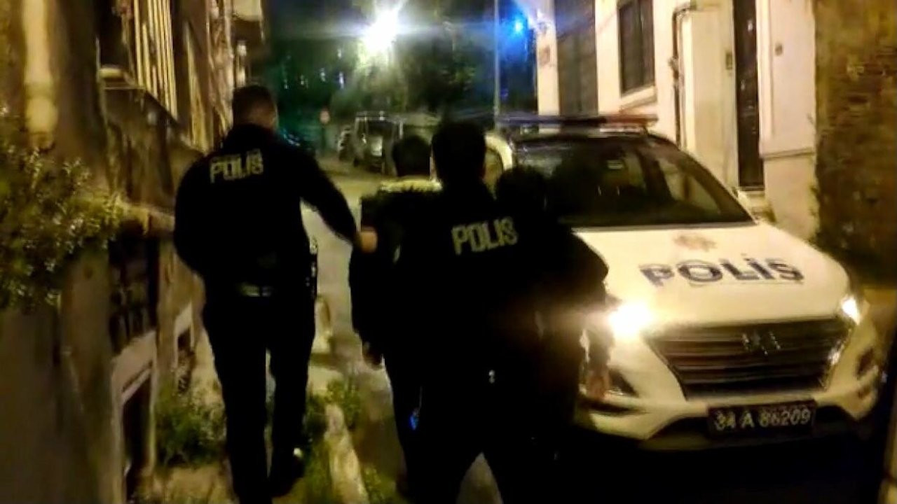 Beyoğlu'nda göçmenlere gözaltı