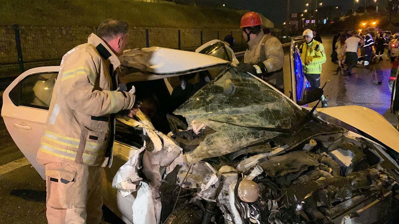 Kazaya müdahale eden itfaiye aracına otomobil çarptı: 5 yaralı