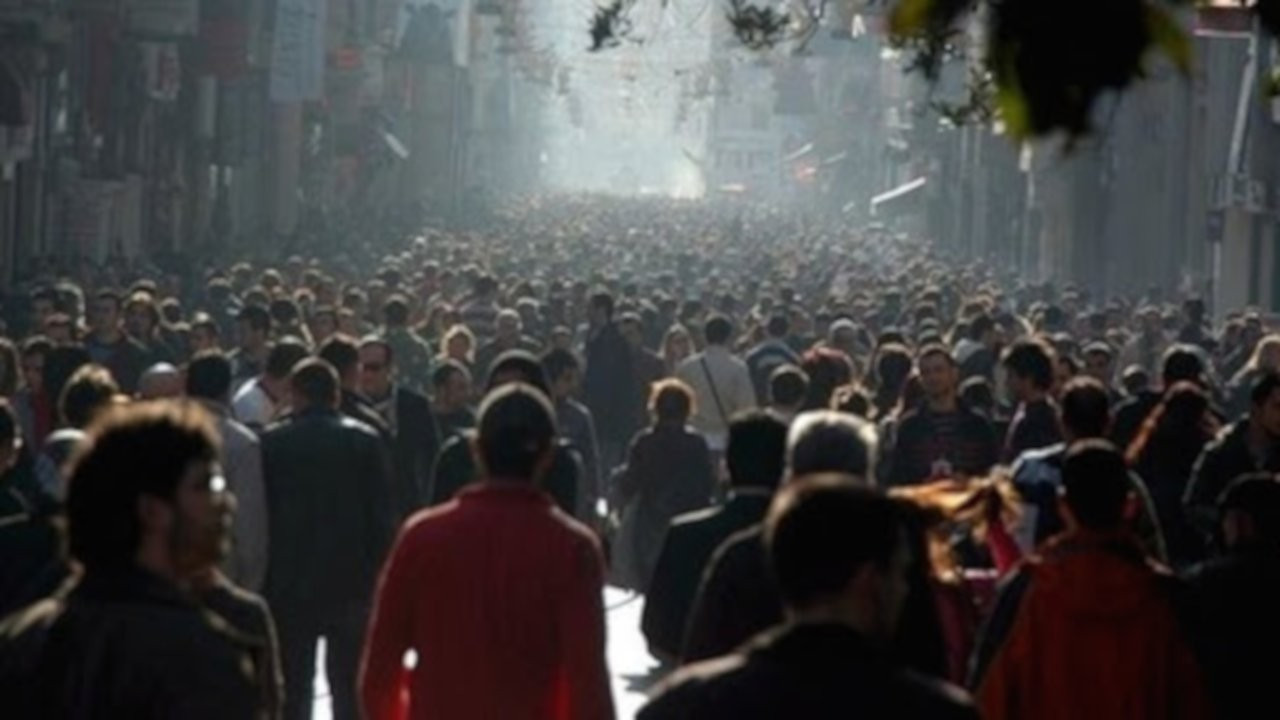 'İstanbul'da 1 milyon 305 bin 307 yabancı yasal olarak ikamet ediyor'