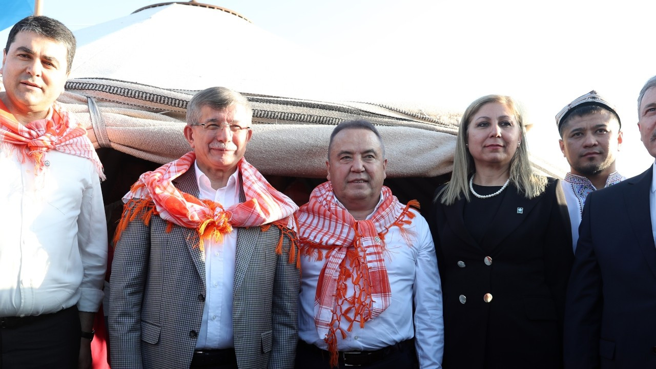 Davutoğlu ve Uysal Antalya'da buluştu