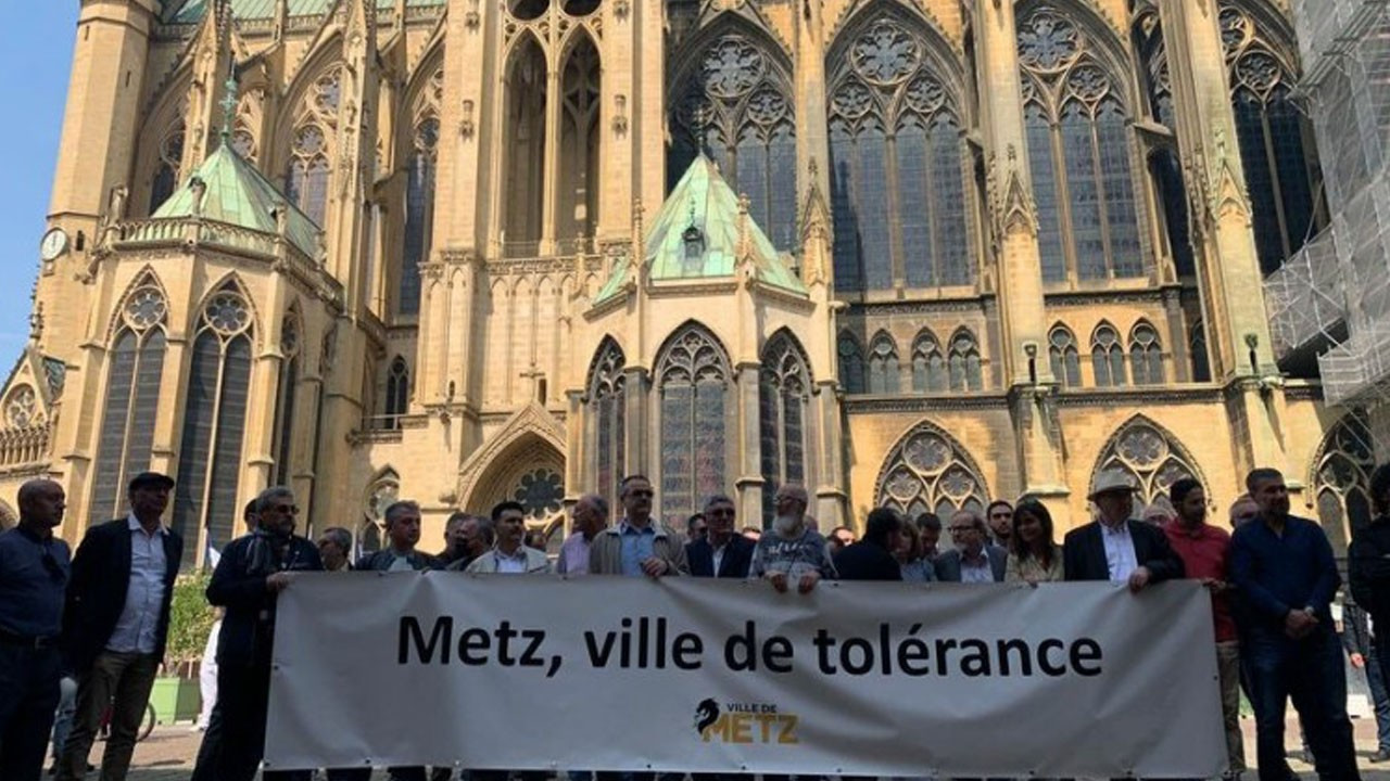 Fransa'da Türk camisine molotoflu saldırıya tepki