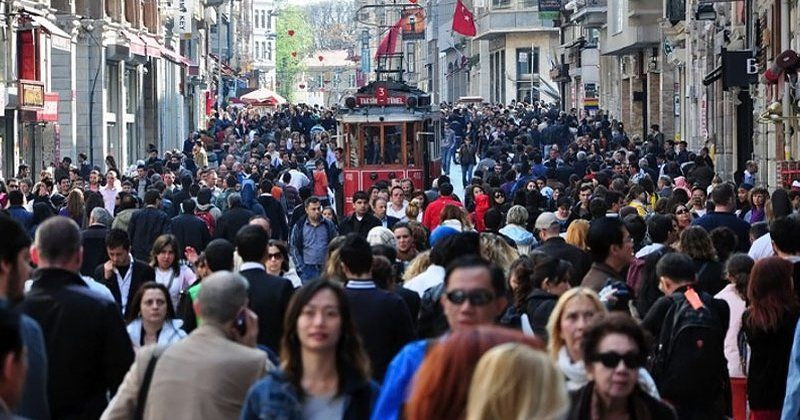 Seçim anketi: CHP, AK Parti'ye yaklaştı, asıl değişim MHP'de - Sayfa 1