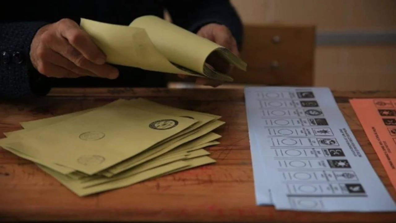 Seçim anketi: CHP, AK Parti'ye yaklaştı, asıl değişim MHP'de