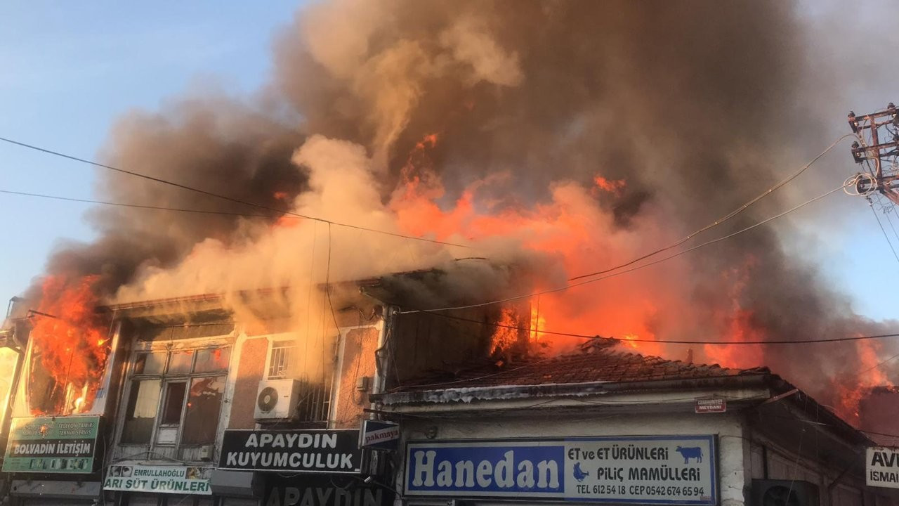 Afyon'da 15 işyeri yandı