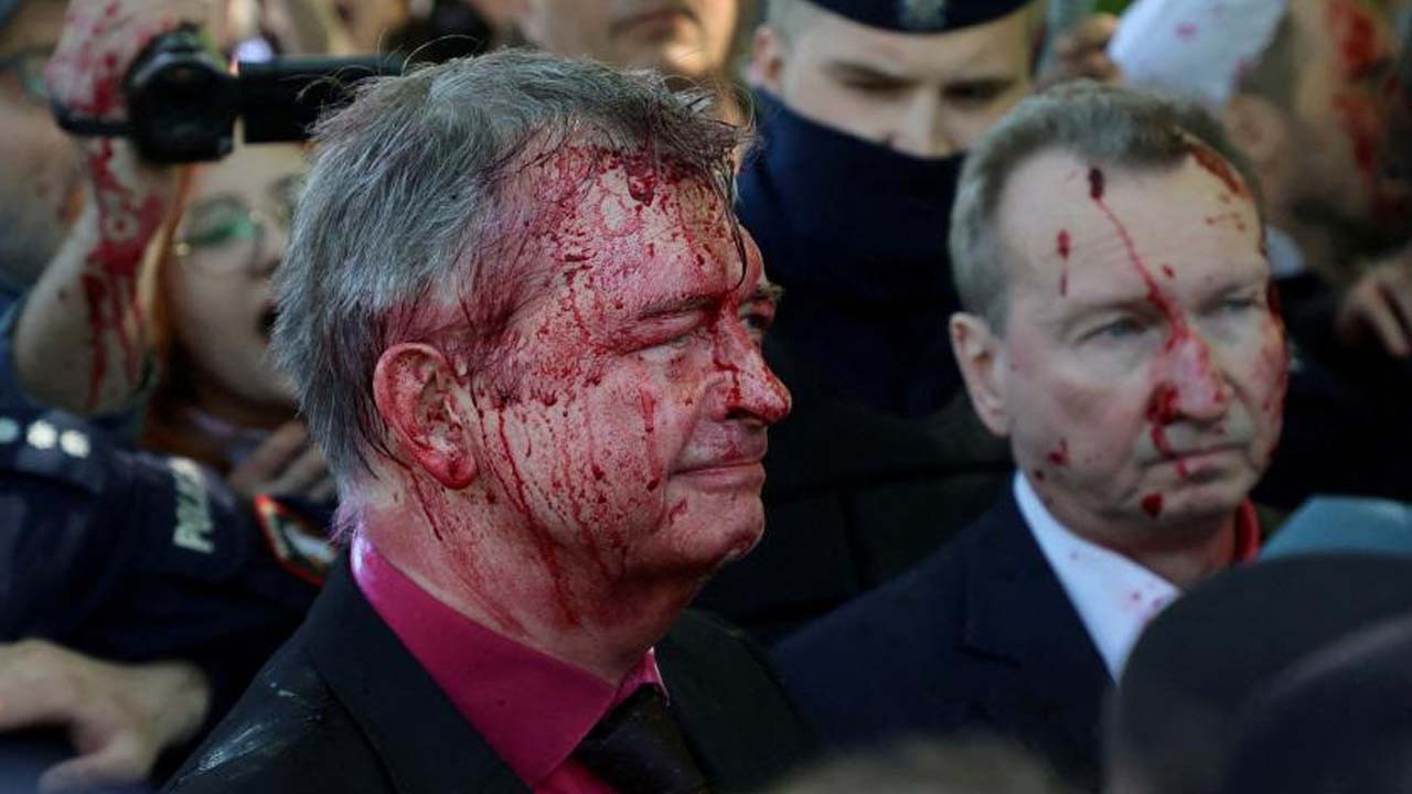 Moskova Rus büyükelçiye saldırıyla ilgili Varşova'dan özür bekliyor