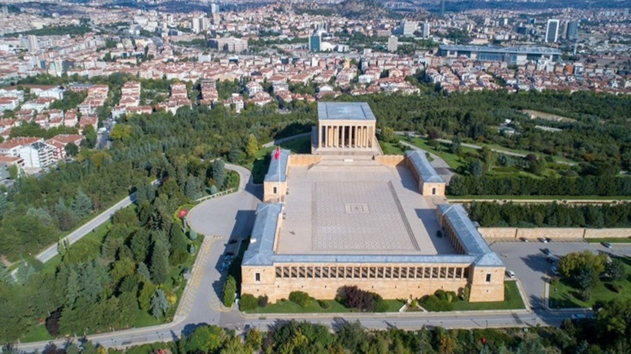 Ankara Büyükşehir Belediyesi: Anıtkabir çevresinin 10 katlı yapılaşmaya açıldığı iddiası gerçek dışı