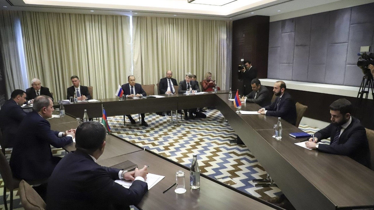 Azerbaycan, Ermenistan ve Rusya dışişleri bakanları Duşanbe'de