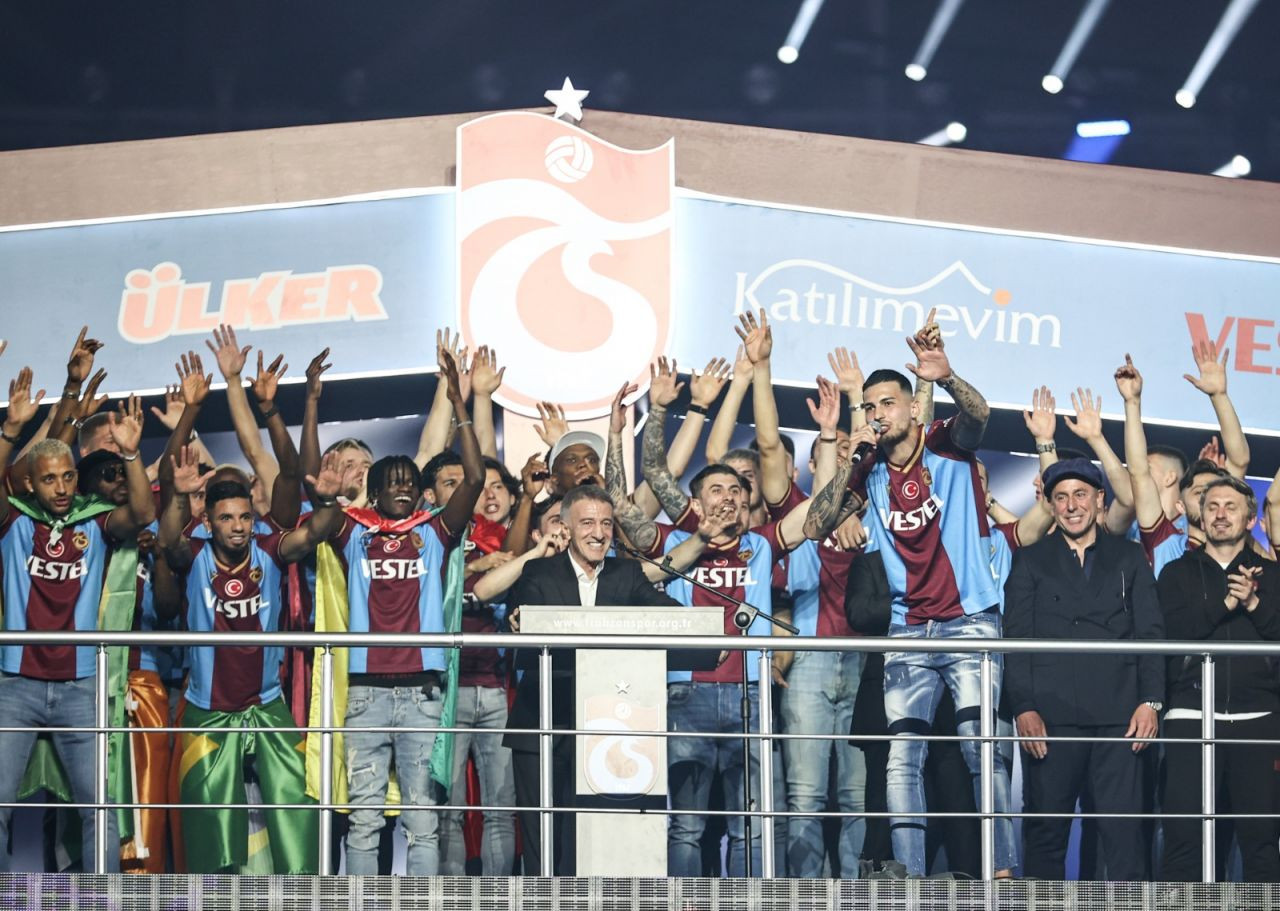 Trabzonspor'da hangi futbolcu hangi şarkıyı çaldırdı? - Sayfa 1