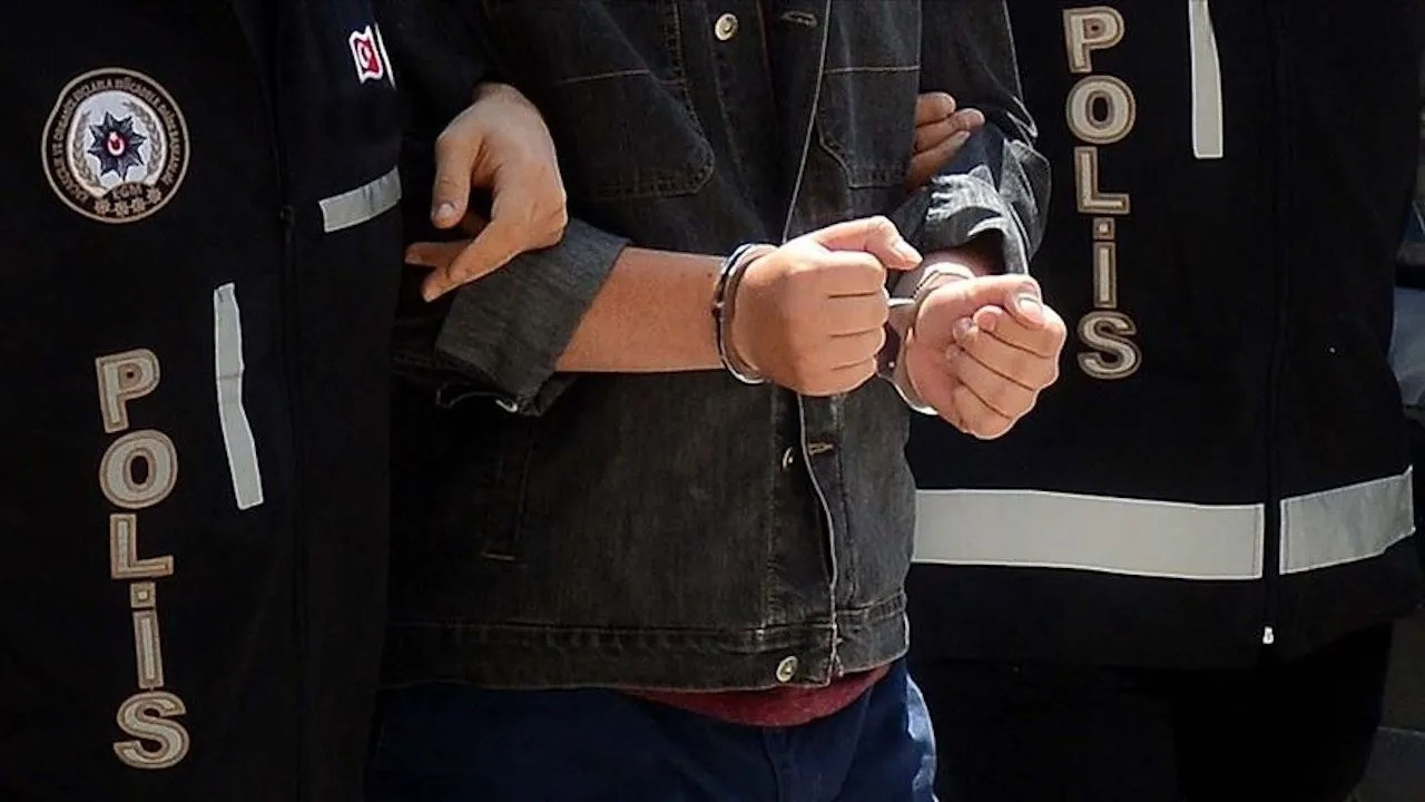 Kırmızı bültenle aranan 2 IŞİD üyesi Ankara'da yakalandı