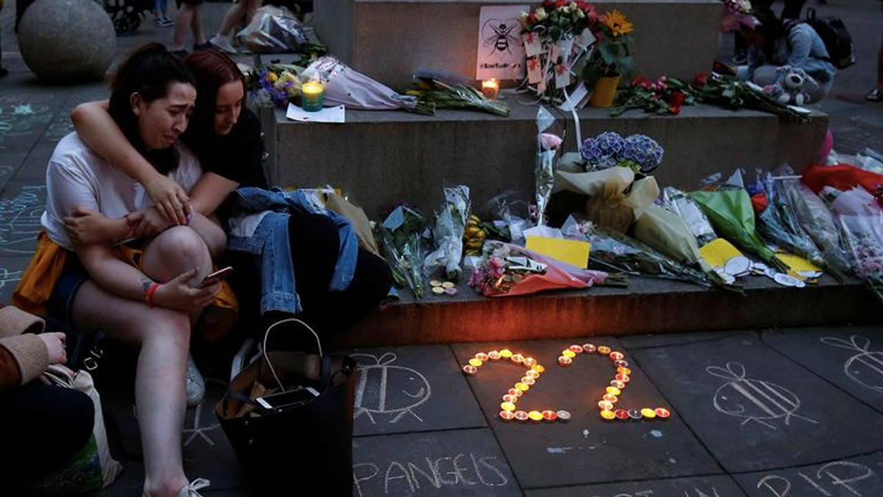 Manchester Arena saldırısında hayatını kaybedenler anılıyor