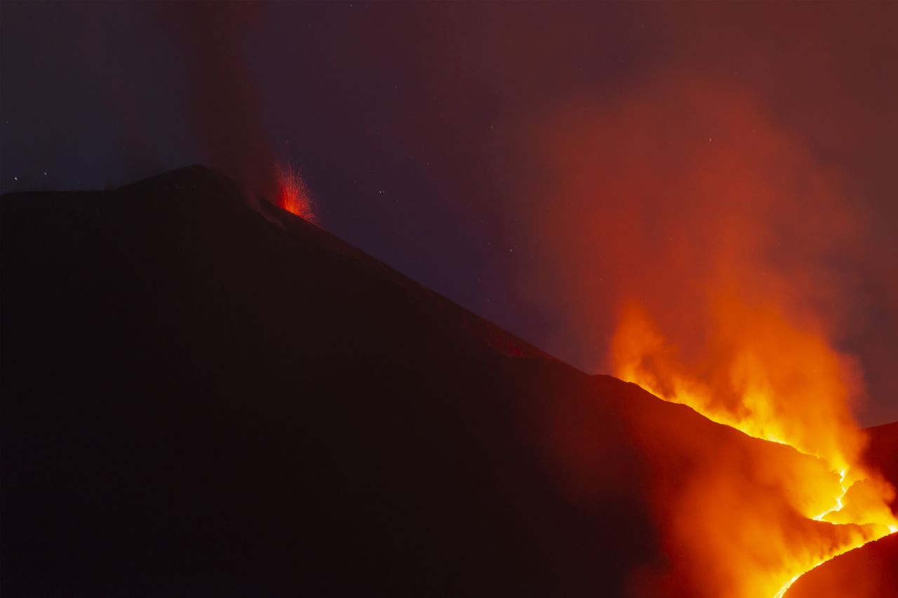 Etna Yanardağı lav püskürttü - Sayfa 2