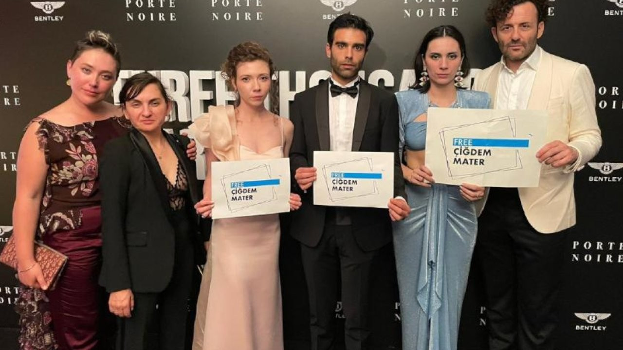 Türkiyeli oyuncular, Cannes'da Çiğdem Mater'e selam gönderdi