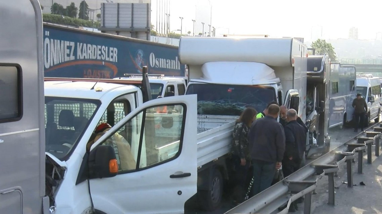 İstanbul'da karavanlar zincirleme kaza yaptı: 6 yaralı