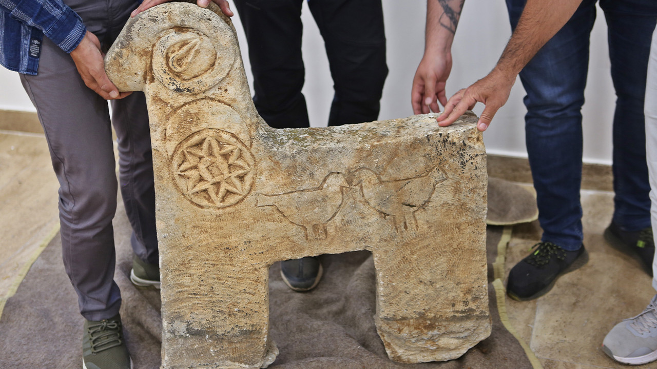 Dersim'in 'kırmızı bülten'le aranan mezar taşı bulundu