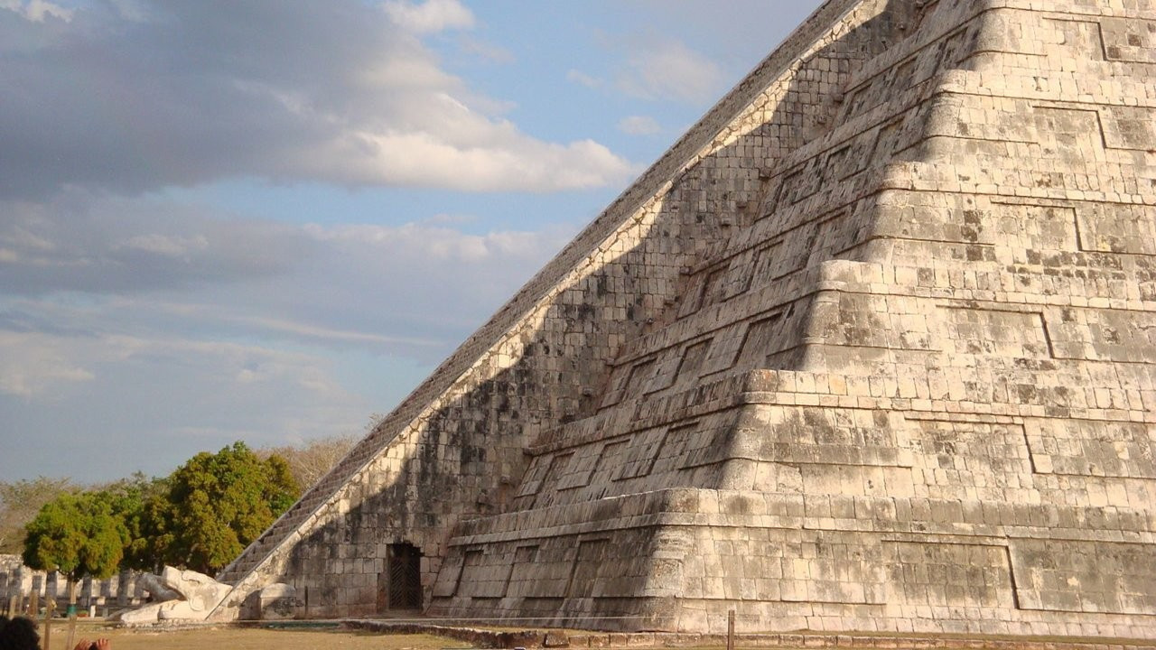 Antik Maya piramitlerinin içinde neler saklanıyordu?