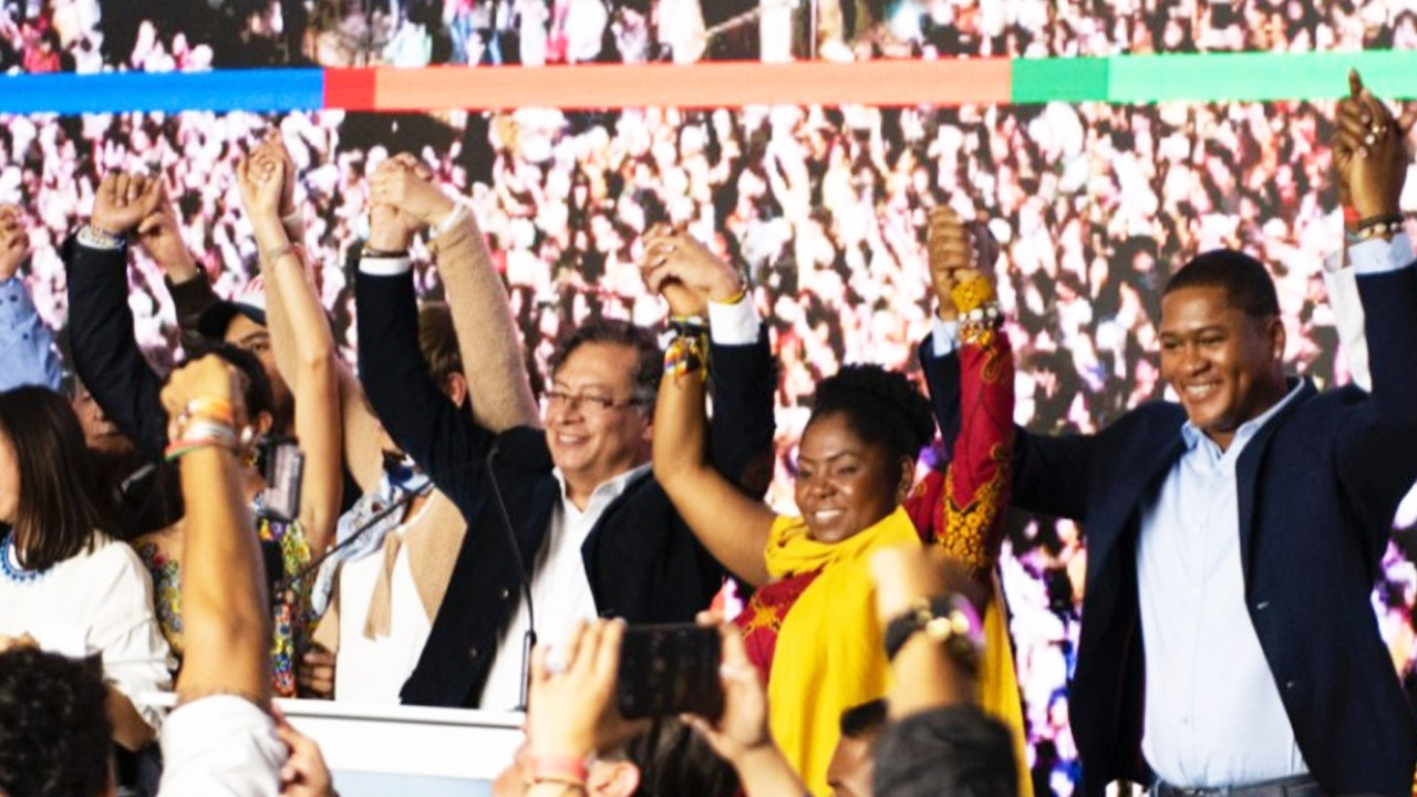 Kolombiya'da değişim: Sol aday Petro yüzde 12 oy farkla birinci çıktı