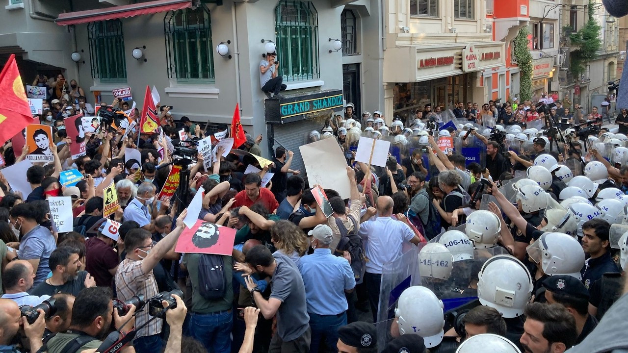 Gezi Parkı'nda düzenlenmek istenen anmaya polis saldırısı