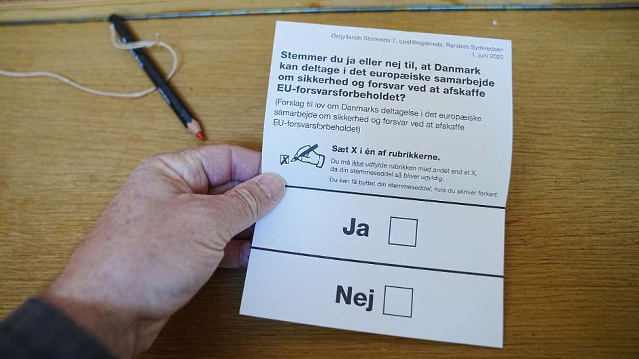 Danimarka'da AB savunma politikasına katılım 30 yıl sonra oylanıyor