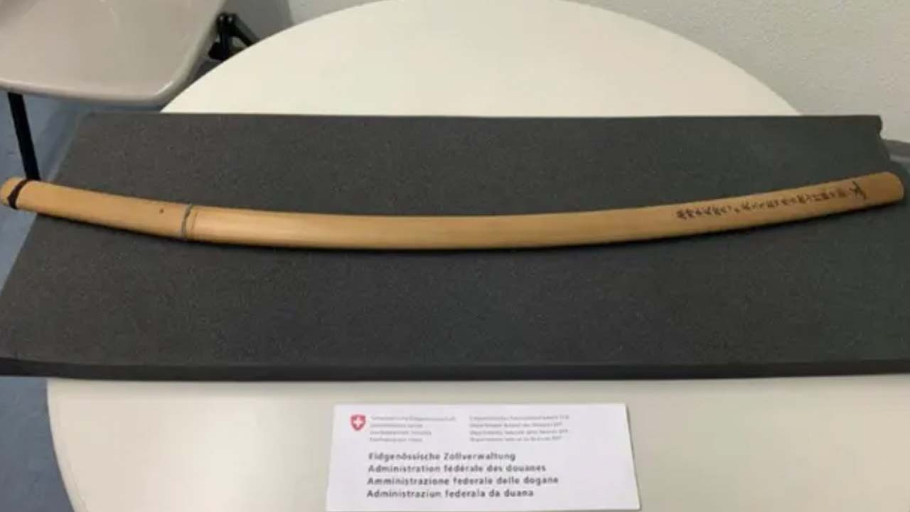 İsviçre sınırında 700 yıllık samuray kılıcı bulundu