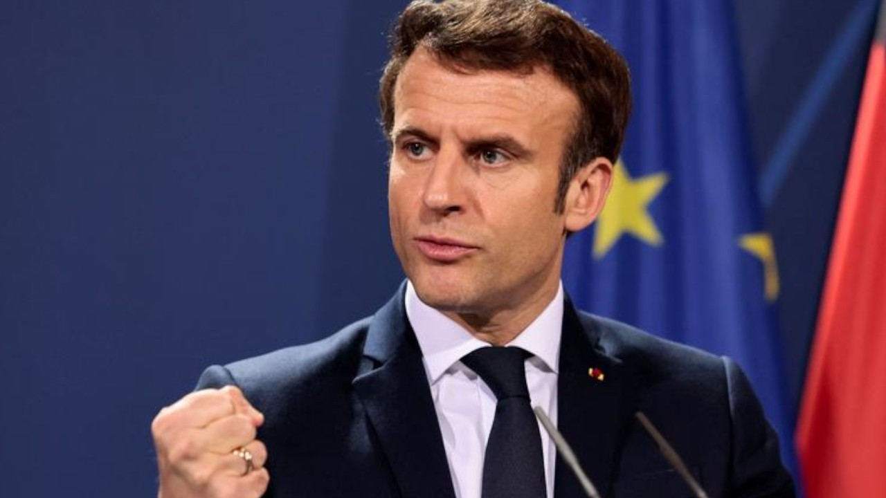 Fransız diplomatlar, Macron'un reform planına karşı grevde