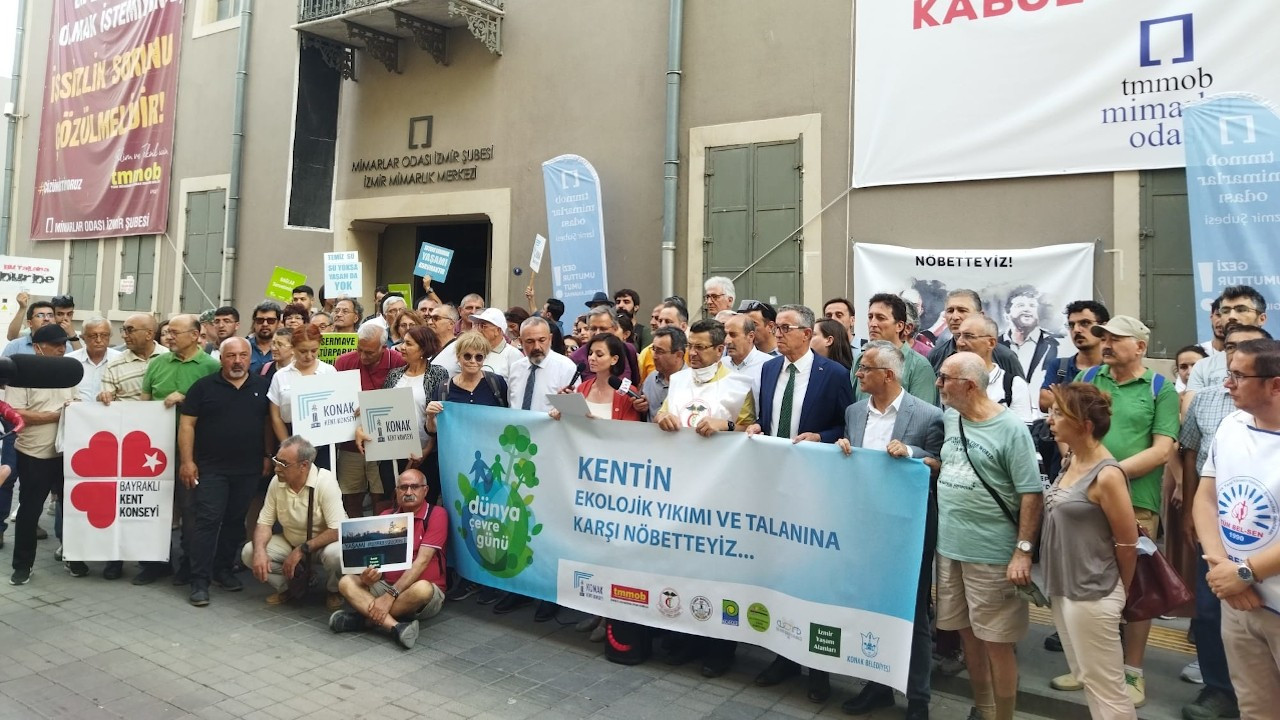 İzmir'de Dünya Çevre Günü etkinlikleri: Yürüyüş ve forum düzenlendi
