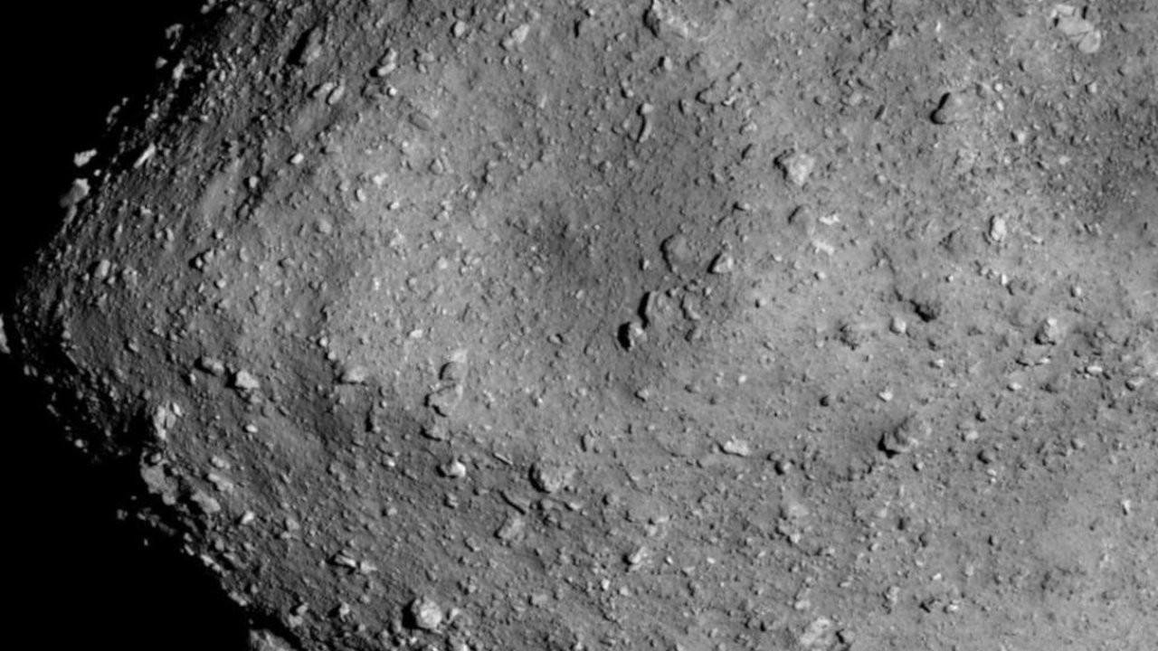 Ryugu asteroidinde yaşam için gereken 20 bileşen keşfedildi
