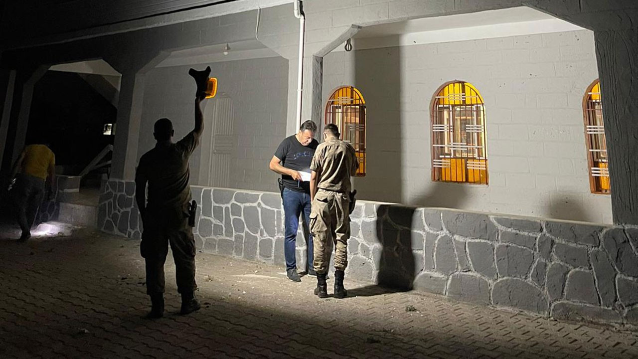AK Partili Ahmet Akay'ın evine uzun namlulu silahla ateş açıldı