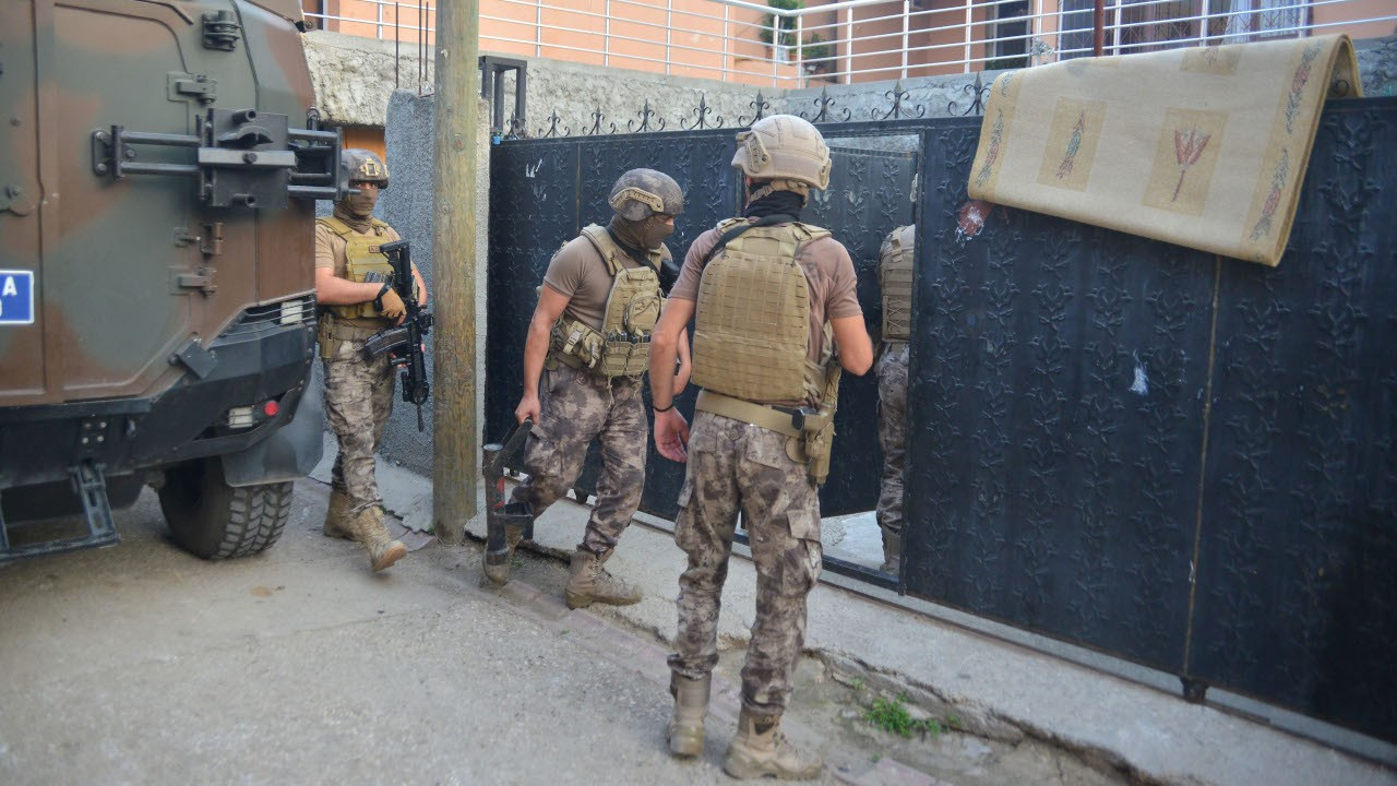 Adana'da 'IŞİD' operasyonu: 10 gözaltı
