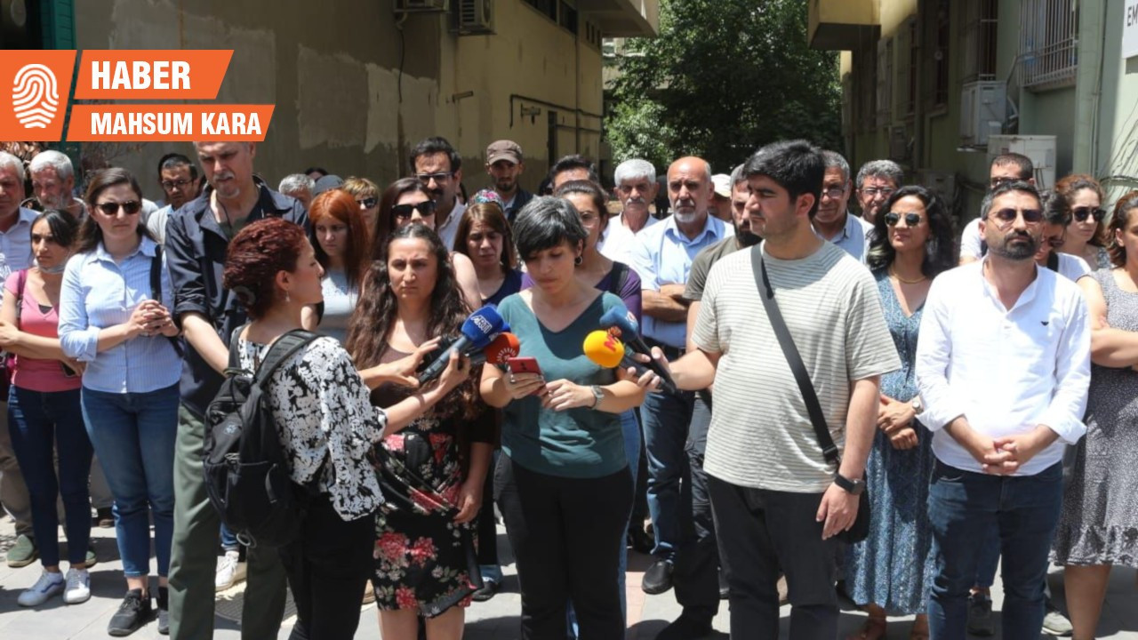 Diyarbakır’da gazetecilerin gözaltına alınması protesto edildi
