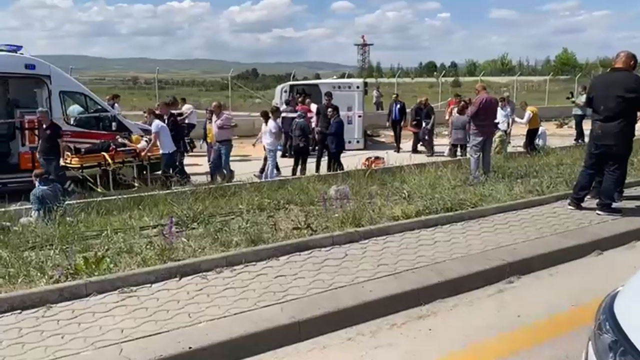 Ankara’da işçi servisi devrildi: 19 kişi yaralandı
